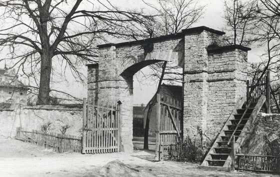Brána do Lánské obory (1727-1959)